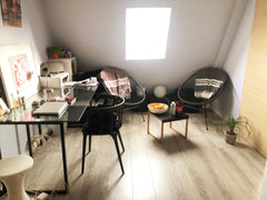 Appartement de charme, sous les toits, très bien situé, à 5 min à pied des stati Paris, France Charming and cozy apt near Montmartre Entire rental unit vacation rental 23644250