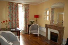 Fully furnished. Suitable for 4 people. 1 bedroom, 1 bathroom with separate toil California, United States A romantic Parisian apartment Entire rental unit vacation rental 898801