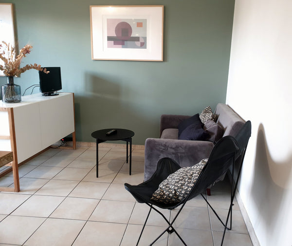 Beau studio cosy, 26 m2 avec une chambre séparée comportant un lit double tout c Lyon, France Studio cosy au calme avec parking Entire rental unit vacation rental 53536268