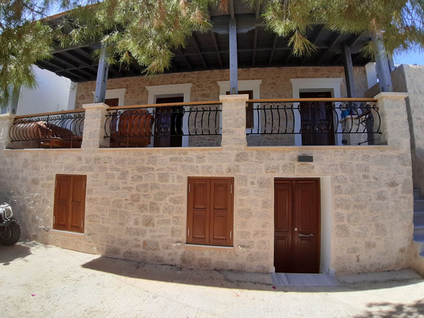 Traditional house,fully renovated with all the necessary amenities.It has easy a  