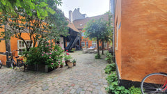 Perfect flat for a couple on a romantic getaway. The flat is in a building in a  Copenhagen, Denmark Romantic and cute flat in beautiful courtyard Entire rental unit vacation rental 51028942