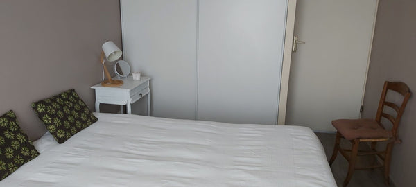Chambre individuelle dans agréable maison ,jardin, sdb partagée. Au bout de la r Talence, France Chambre individuelle lit 160 dans agréable maison Private room in townhouse vacation rental 609960230915082265