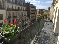 Recently refurbished designer flat with 1 bedroom and a loft like large living a Paris, France Spacious Designer flat with sunny balcony Entire rental unit vacation rental 5308582