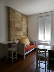 Très  agréable studio 27m², refait à neuf, très lumineux, au 2ème étage sans asc  Bordeaux: Studio très lumineux Entire rental unit vacation rental 25031295