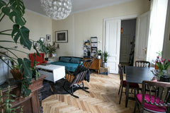 Typical Viennese flat in an older Building; with wooden floors, high ceelings an  big classic viennese apartment,(65m2)/near center Entire rental unit vacation rental 23136771