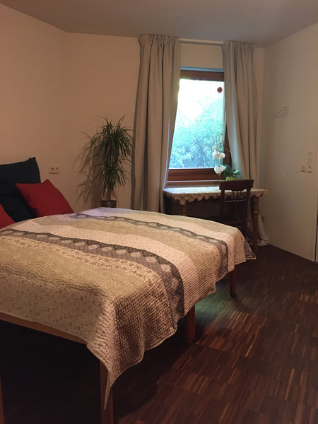 Unser Haus ist ein gemütlicher Ort an dem man zur Ruhe kommen kann und schnell i  Cozy home as close to nature as to Vienna 2 Private room in home vacation rental 39917661