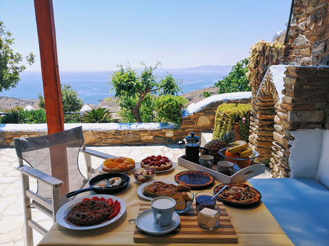 A studio apartment on top of a hill, offering hearty homemade breakfast and a re Tinos, Greece 'Hearty' studio B&B in Tinos Private room in bed and breakfast vacation rental 630255742184007568