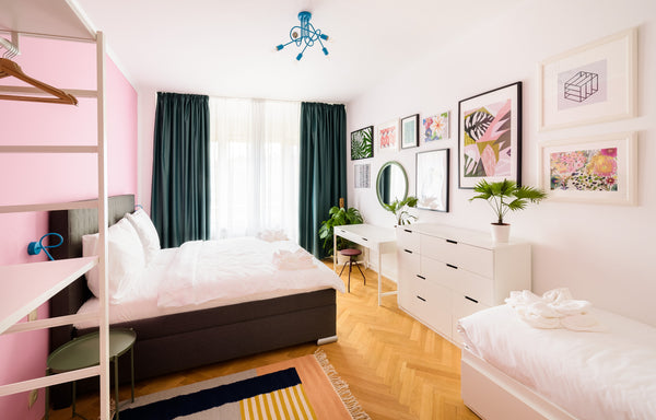 • 60m2 (645 sq.ft.) GREAT looking 2 bedroom apartment<br />• PRIME location in t Prague, Czechia 2BR 2balcony Pink Flamingo, by Wenceslas Square Entire rental unit vacation rental 20223041