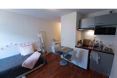 Pour un séjour professionnel, des vacances à Lyon ou besoin d'un pied à terre pe Lyon, France Lyon : charmant studio lumineux Entire vacation home vacation rental 623778797292763243