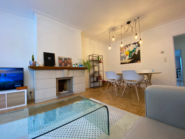Modern ingericht en recent gerenoveerd appartement met gezellige woonkamer, 2 sl Sint-Amands, Belgium Modern en licht appartement aan Gentse stadsrand. Entire rental unit vacation rental 43525279