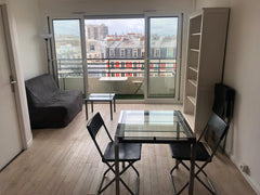Bel appartement lumineux vue dégagée avec balcon mis à votre disposition.<br />S Paris, France Petit appartement cosy ensoleillé sans vis à vis Entire rental unit vacation rental 28473639