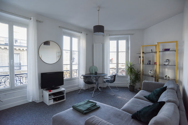 This luminous 50m2 one-bedroom appartment is located in the 17th district of Par Gouvieux, France Luminous, elegant and comfy suite in Batignolles Entire rental unit vacation rental 21974927