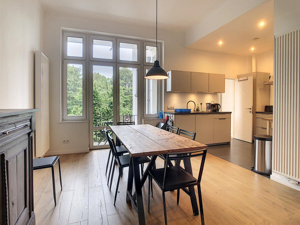 Superb apartment furnished with taste. <br />Our 110m2 renovated and fully furni Shanghai, China Spacious apartment in the heart of Ixelles Entire rental unit vacation rental 20659375