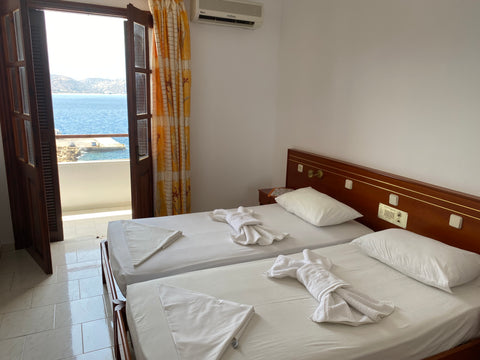 On a great spot, with an impressive view of the harbor, the centre of Pigadia an Greece Dolphin Apartment (2 rooms) with sea view #2 Entire rental unit vacation rental 51648830