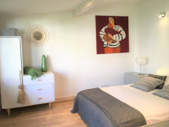 Jolie maisonnette independante au fond de mon jardin, neuve et bardée de bois ,  Bordeaux, France Le BOUSCAT/ BORDEAUX MAISON-STUDIO Tiny home vacation rental 26179089