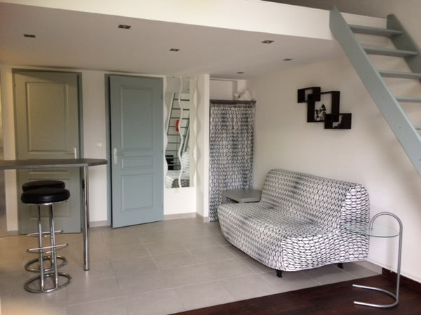 Studio agréable, récemment rénové, avec accès indépendant et terrasse privative. Mérignac, France Studio indépendant avec terrasse Entire townhouse vacation rental 18516108