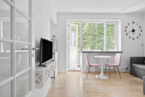 Hyggelig lejlighed med sydvestvendt altan og kun få minutter fra strand og metro  Hyggelig lejlighed tæt på strand og metro Entire condo vacation rental 703562878263656011