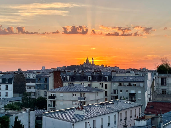 Appartement moderne avec une magnifique vue sur Paris et le Sacre Coeur. <br />< Paris, France Beautiful Studio Stunning Views Entire rental unit vacation rental 30103883