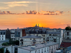 Appartement moderne avec une magnifique vue sur Paris et le Sacre Coeur. <br />< Paris, France Beautiful Studio Stunning Views Entire rental unit vacation rental 30103883