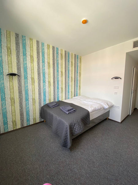 Beautiful room 6014 on the upper floor in the center of Prague. RECONSTRUCTION o Prague, Czechia Room 614 on the upper floor (RECONSTRUCTION WORKS) Private room in condo vacation rental 625812279539388358