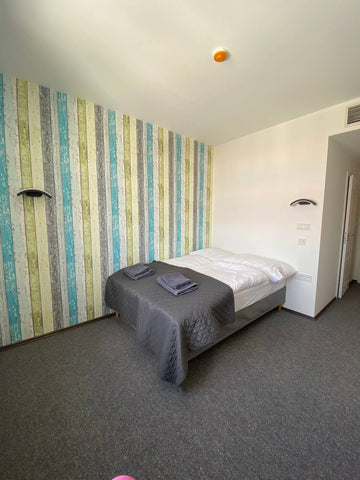 Beautiful room 6014 on the upper floor in the center of Prague. RECONSTRUCTION o Prague, Czechia Room 614 on the upper floor (RECONSTRUCTION WORKS) Private room in condo vacation rental 625812279539388358