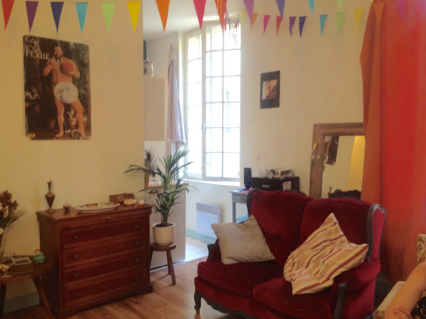 Petit appartement charmant très lumineux, haut de plafond dans petite cour très  Bordeaux, France Appartement plein centre Bordeaux Entire rental unit vacation rental 7108914