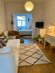 Very cosy light one bedroom apartment in the South of Antwerp City. Straight met Antwerp, Belgium Cosy bright apartment Antwerp Centre with garden Entire condo vacation rental 53997403