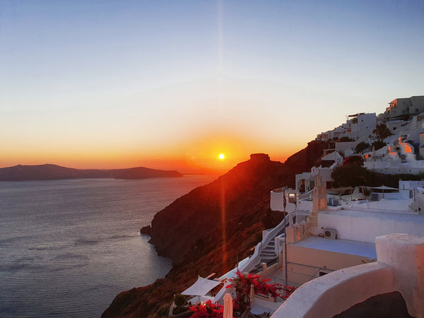 An authentic Santorinian house situated in the volcanic rocks of the impressive  Greece Karpimo Scenery - Sunset view-4pp Cycladic home vacation rental 661967583189147419