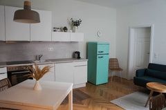 Urlaubsfeeling mitten in Wien. Das mit viel Urlaubsfeeling eingerichtete und mod Vienna, Austria Ruhige, top sanierte Wohnung mit Stil & Design Entire condo vacation rental 53268934