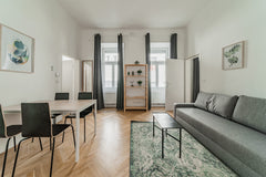 Diese top gelegene, neue und modern eingerichtete 50m2 große Wohnung eignet sich Vienna, Austria Wonderful Apartment near Schönbrunn and Metro Entire rental unit vacation rental 50295850