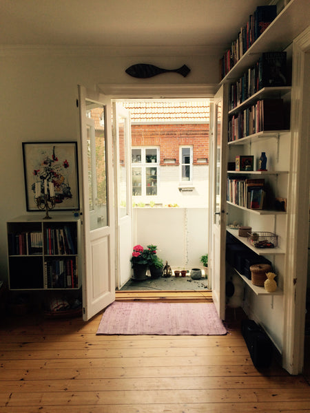 Rummelig lejlighed i skønt nabolag med masser af gode cafeer, indkøb, legepladse  Cosy apartment close to the beach Entire rental unit vacation rental 19030266