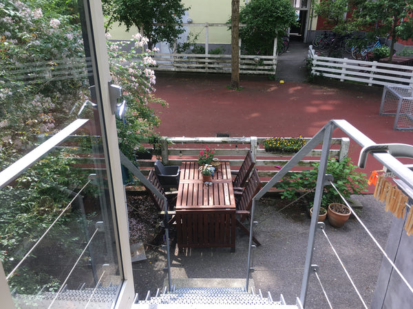 Bo i hjertet af København med direkte udgang til egen gårdhave. Syv minutters ga Denmark Central beliggenhed og udgang til gårdhave Entire rental unit vacation rental 646130816528792797