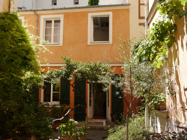I as people who  will welcome you can speak a fluent english<br /><br /><b>The s Paris, France A lodging in a yard of the old Paris Entire rental unit vacation rental 19803404