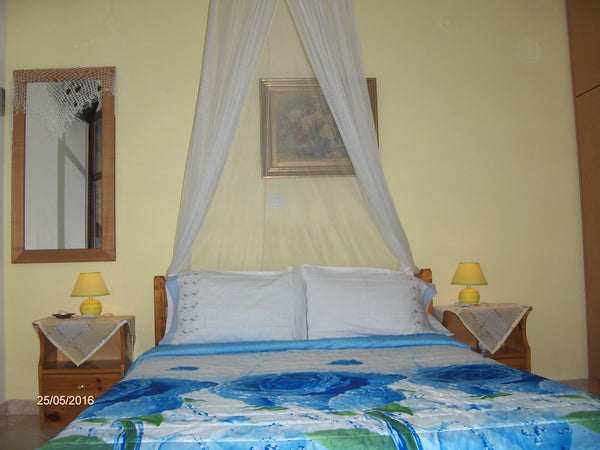 Maria's place is a traditional Cretan apartment next to the sea. It is situated  Kriti, Greece Cozy apartment with mountain view ON THE BEACH Entire rental unit vacation rental 1099155