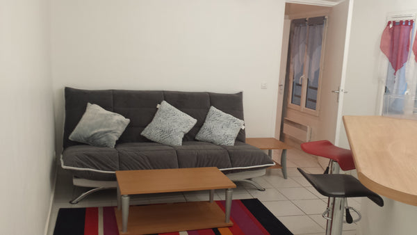 Apartment in 1st floor, very quiet close of the Eiffel Tower and of Champ de Mar  Charming 2 rooms just a step from the Eiffel Tower Entire rental unit vacation rental 14053851