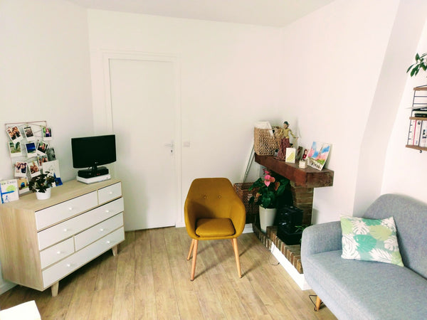 Bonjour,<br />Récemment refait à neuf, je vous propose mon charmant appartement. Paris, France Appart 2 pièces dans super quartier ! Entire rental unit vacation rental 19762631