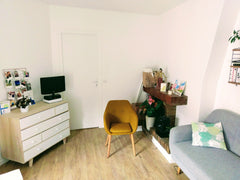 Bonjour,<br />Récemment refait à neuf, je vous propose mon charmant appartement. Paris, France Appart 2 pièces dans super quartier ! Entire rental unit vacation rental 19762631