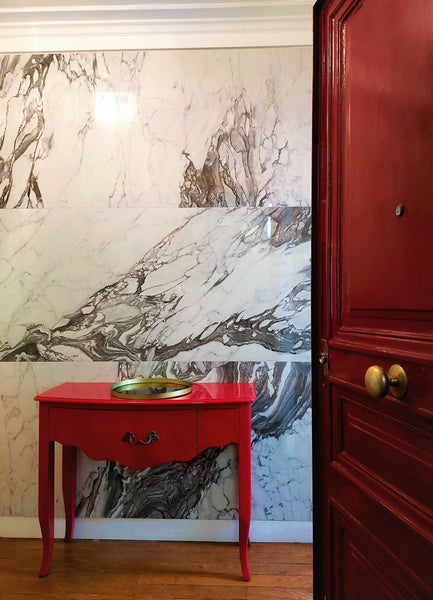 This is a cosy and romantic apartment in the very elegant Golden Triangle area o Geneva, Switzerland Apartment Spacious & Elegant 2mn to Champs-Elysées Entire rental unit vacation rental 6307603