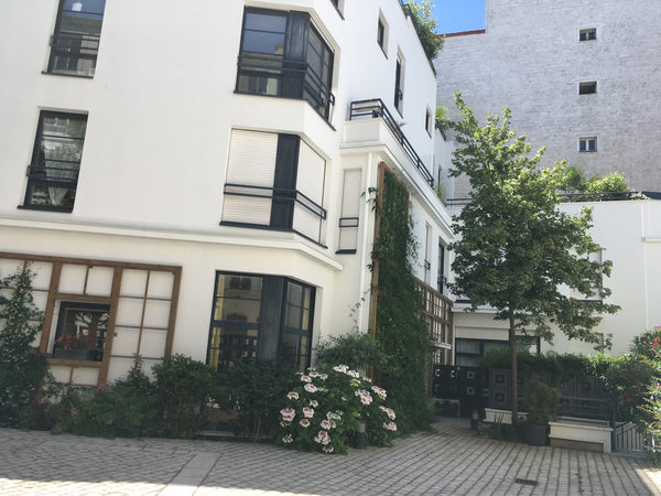 A deux pas des cafés branchés, une rue des grands magasins, en face d'un gymnase Paris, France Studio Private room in rental unit vacation rental 21426573