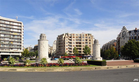 Appartement très spacieux à 10 mn en bus de la TOUR EIFFEL ! <br />Avec un balco Paris, France Cosy Apartment in PARIS - PARKING Entire rental unit vacation rental 13509720