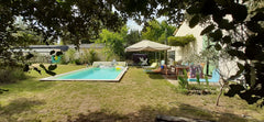 Grande maison ancienne en pierre rénovée de plus de 200m² sur un terrain au calm Saint-Médard-en-Jalles, France Belle demeure familiale, piscine chauffée Entire home vacation rental 34417056