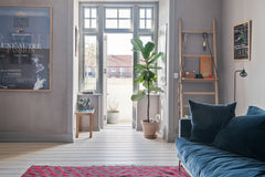 Beautifully decorated oasis full of light, top floor calm, bathtub, and centrall New York, NY Bright 2 room apt with Bathtub Entire condo vacation rental 657148252142588618