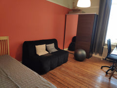 Ancienne maison de maître située dans le quartier européen.<br />Accueil familia Brussels, Belgium Chambre dans le quartier européen Private room in townhouse vacation rental 39055608