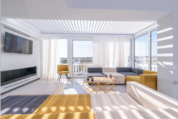 Spectacular loft with a king-size bed at the rooftop of a 3-storey building in H Athens, Greece Spectacular Rooftop Loft Entire loft vacation rental 665047008145896183