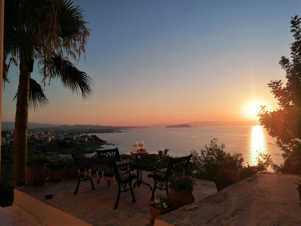 In the historic neighborhood of Halepa, just 3.5 km from the enchanting old town Chania, Greece Emerald Apartment 2 Halepa Entire rental unit vacation rental 557947711409197164