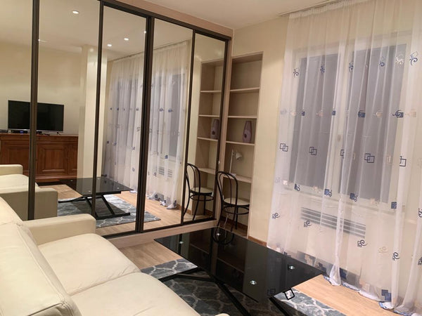 Close to the Mirabeau tube station within a recent building (1956) at Ground Flo Paris, France Fully equipped cosy studio Entire rental unit vacation rental 12742485