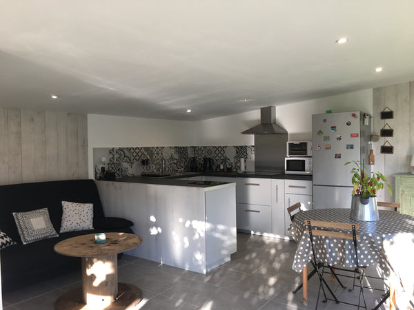 Venez vous ressourcer dans notre studio de 35m2 récemment rénové, situé dans le  Bordeaux, France Studio dans un parc au coeur du Vignoble Bordelais Entire guesthouse vacation rental 21035343