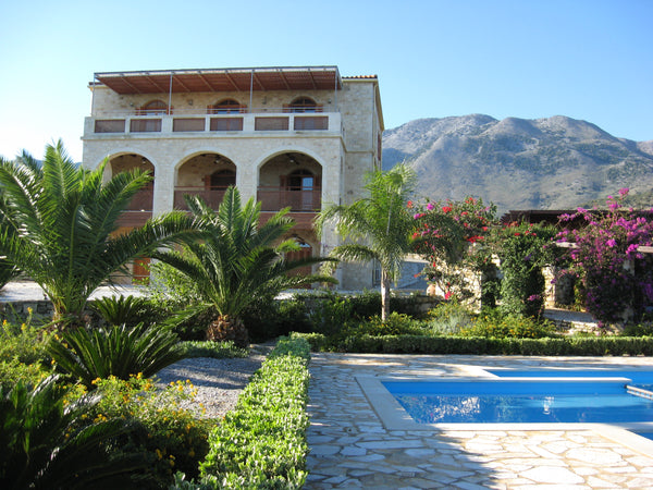 A luxury 3-floor stone villa with a large private swimming pool, the perfect esc London, United Kingdom ~ALONI HOUSE~ private villa with pool, up to 10pax Entire villa vacation rental 655608075379551550