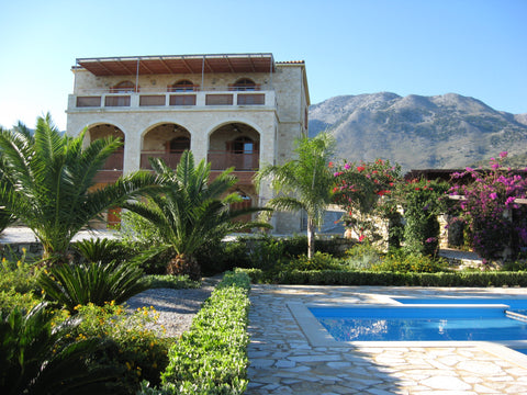 A luxury 3-floor stone villa with a large private swimming pool, the perfect esc London, United Kingdom ~ALONI HOUSE~ private villa with pool, up to 10pax Entire villa vacation rental 655608075379551550