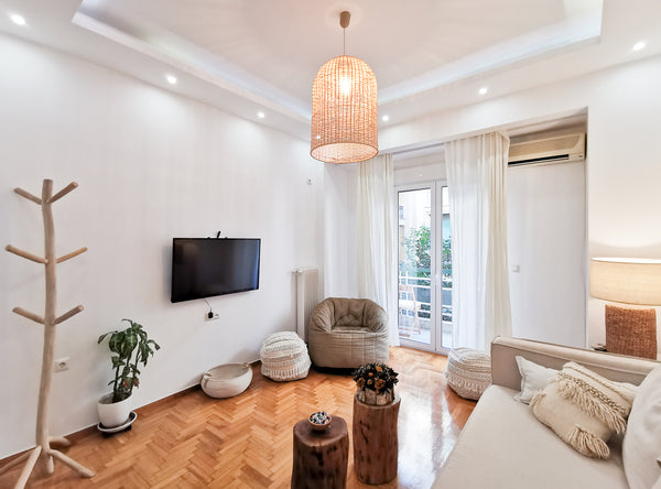 Koukaki - Cozy and sunny apartment, luxuriously renovated, located at the most p Athens, Greece Stunning apartment next to Acropolis and metro Entire condo vacation rental 48306696